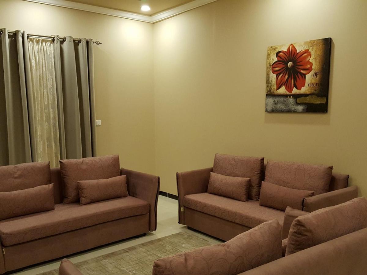 شقة فندقية الورد للوحدات السكنية 2 3*